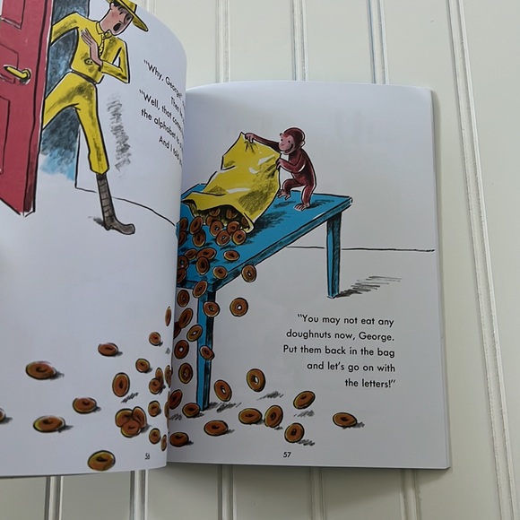 Sale‼️Book bundle - Curious George and Huggley’s - Picture 7 of 10